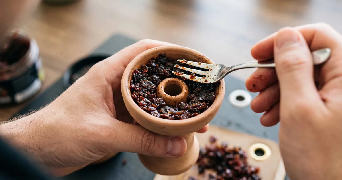 How to Pack Russian Dark Tobacco: Heat Management Guide