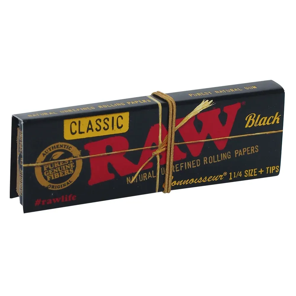 RAW Classic Black Rolling Papers + Tips